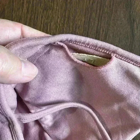 Mauve Athletic Bralette. Size Medium. Strappy. Removable Cups. - Picture 4 of 4